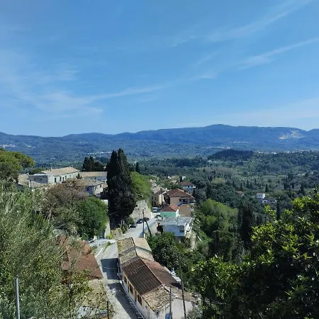 Nios House Panoramic Feriehus Karousádes